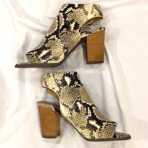 Vionic Blakey Snake Skin Open Toe Ankle Strap Block Heel Bootie Size 7 - Picture 2 of 6